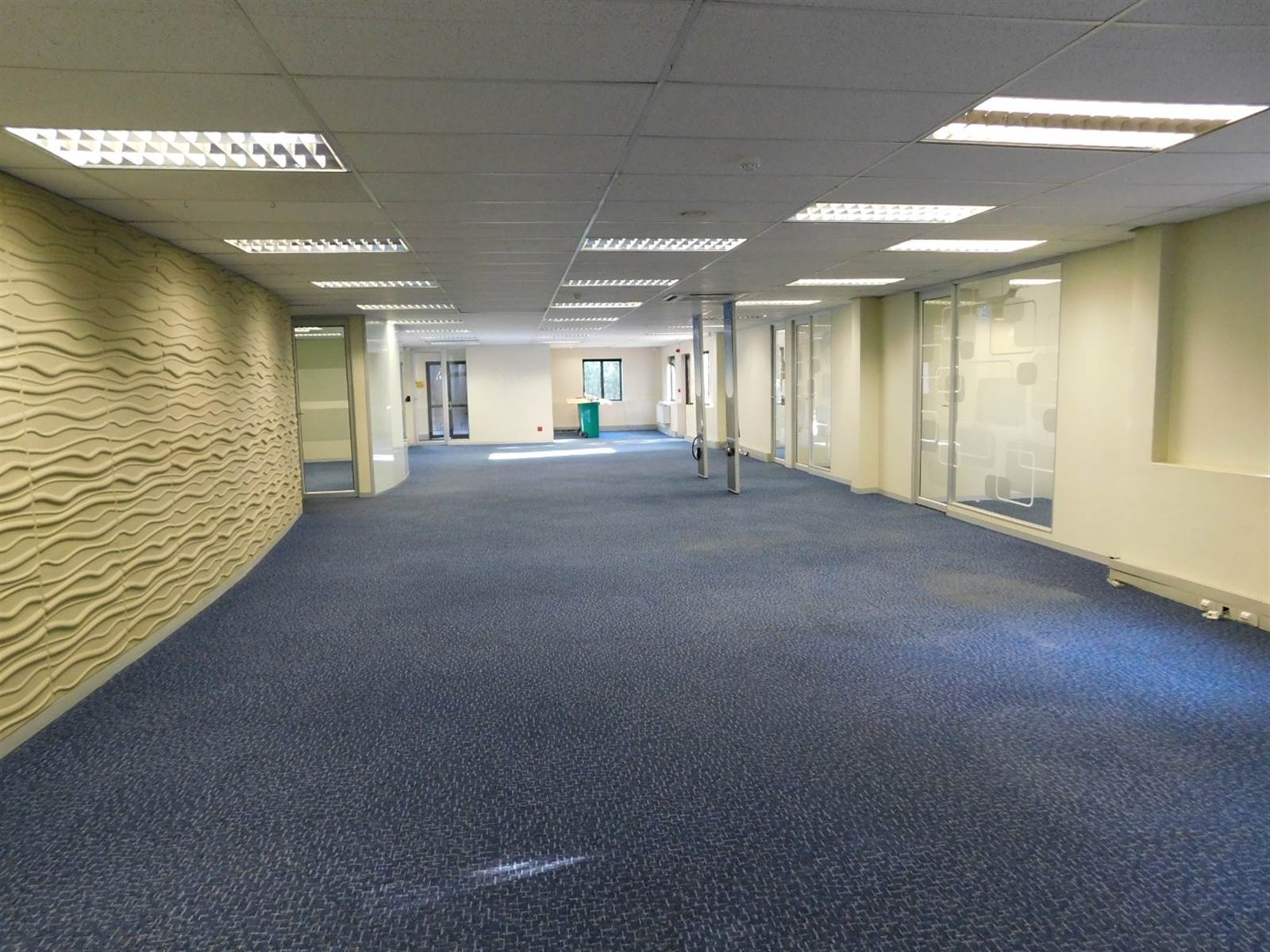 2167  m² Office Space in Hyde Park photo number 5