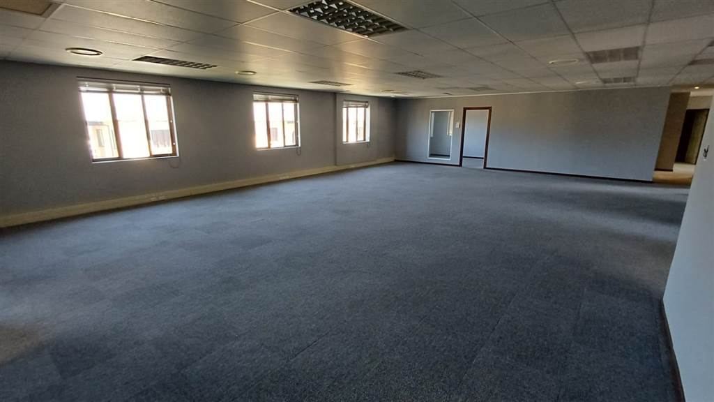 292  m² Commercial space in Honeydew photo number 15
