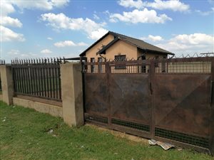 2 Bed House in Lakeside