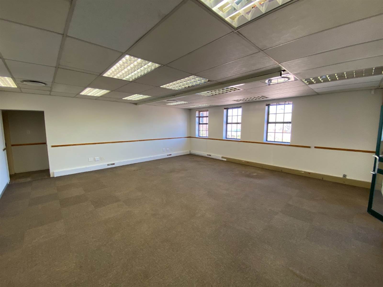 517  m² Office Space in Highveld photo number 17