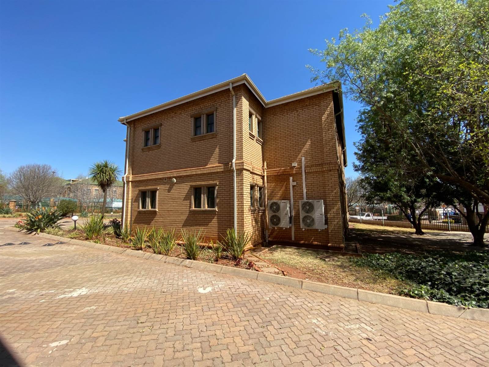 517  m² Office Space in Highveld photo number 27