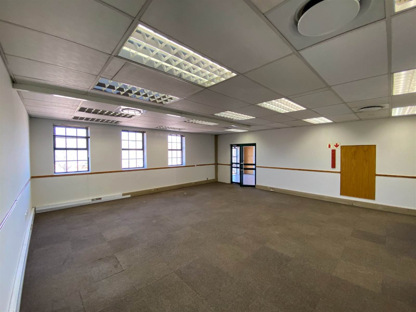 517  m² Office Space in Highveld photo number 18