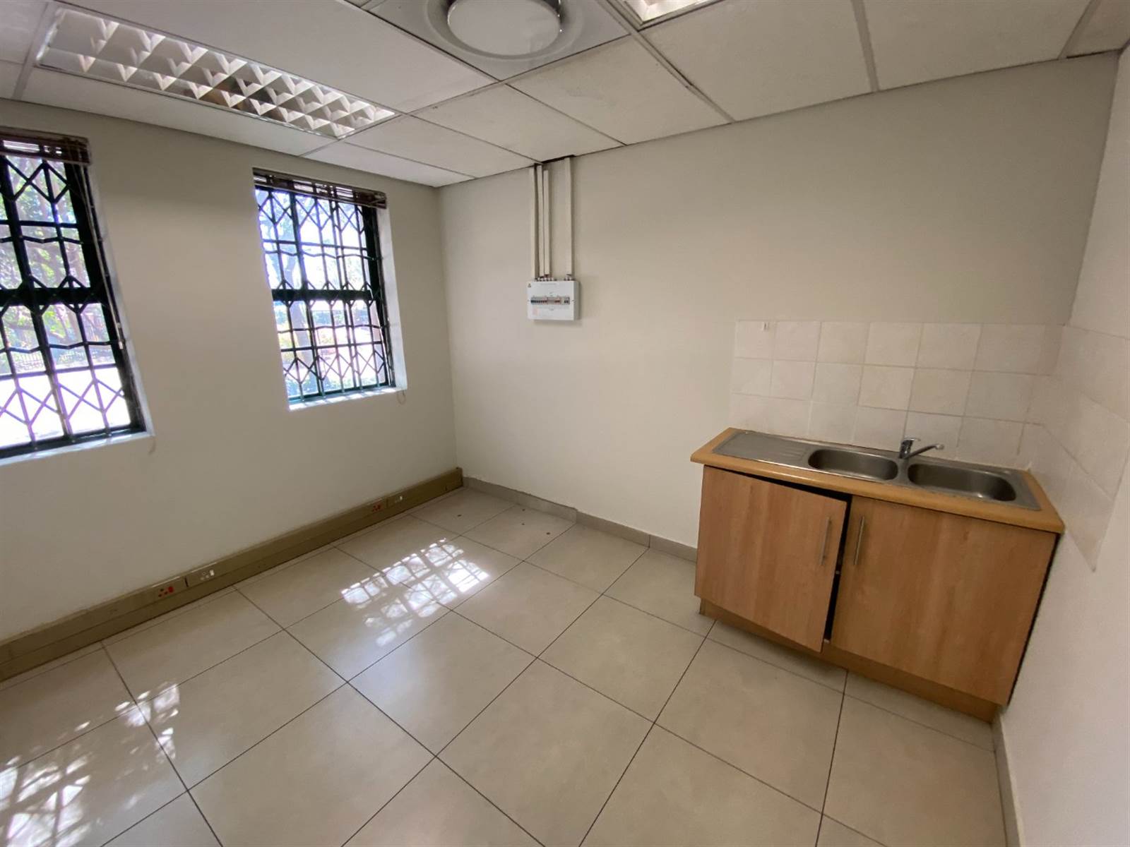 517  m² Office Space in Highveld photo number 9
