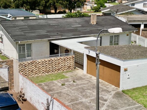 4 Bedroom House 4 Bedroom House