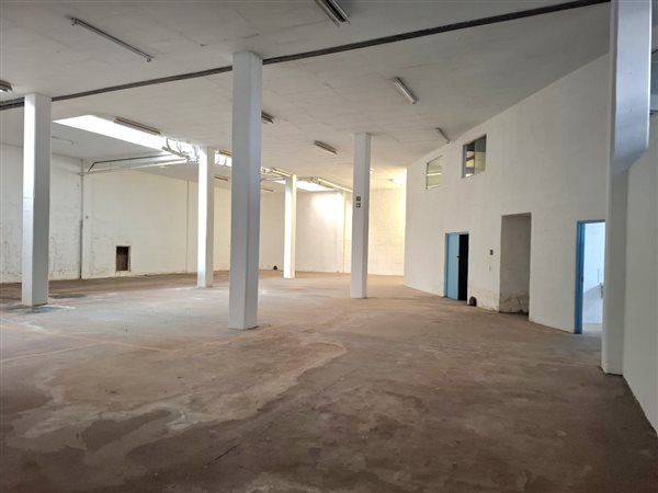 648  m² Industrial space