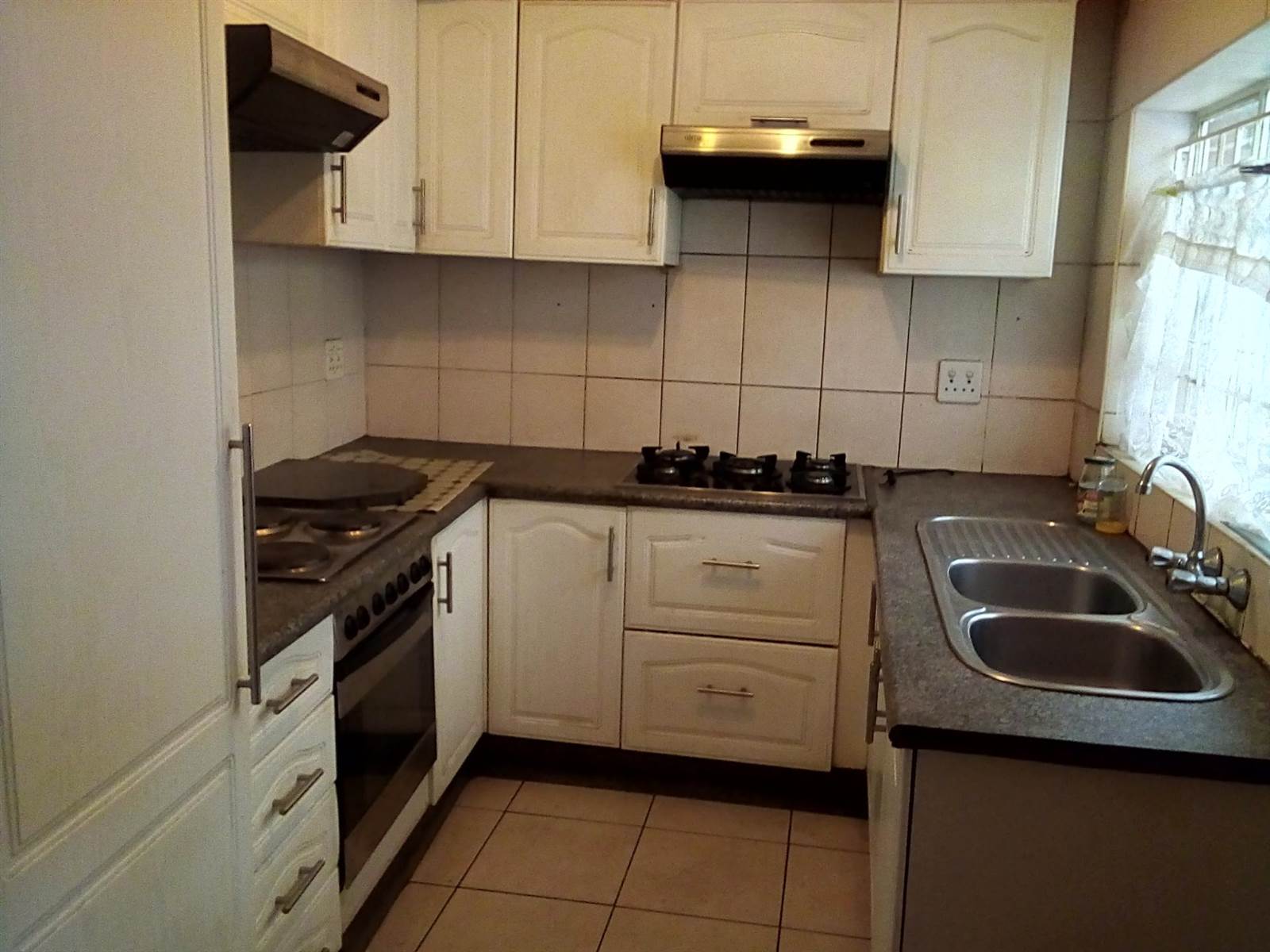 5 Bed House in Actonville photo number 22
