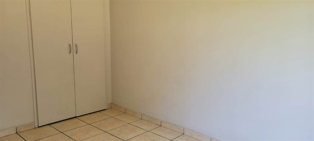 2 Bed Townhouse in Alberton photo number 10