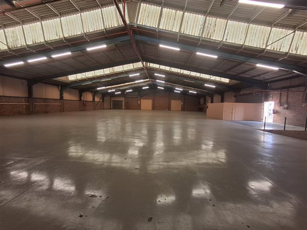 1 200  m² Industrial space