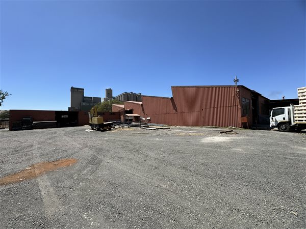 2 380  m² Industrial space