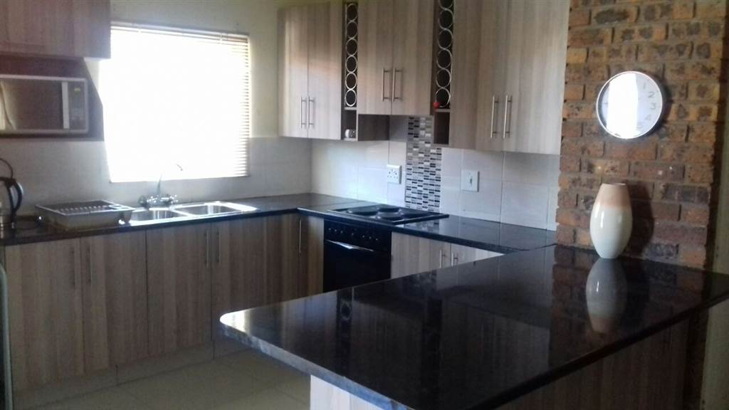 3 Bed Apartment in Secunda photo number 2