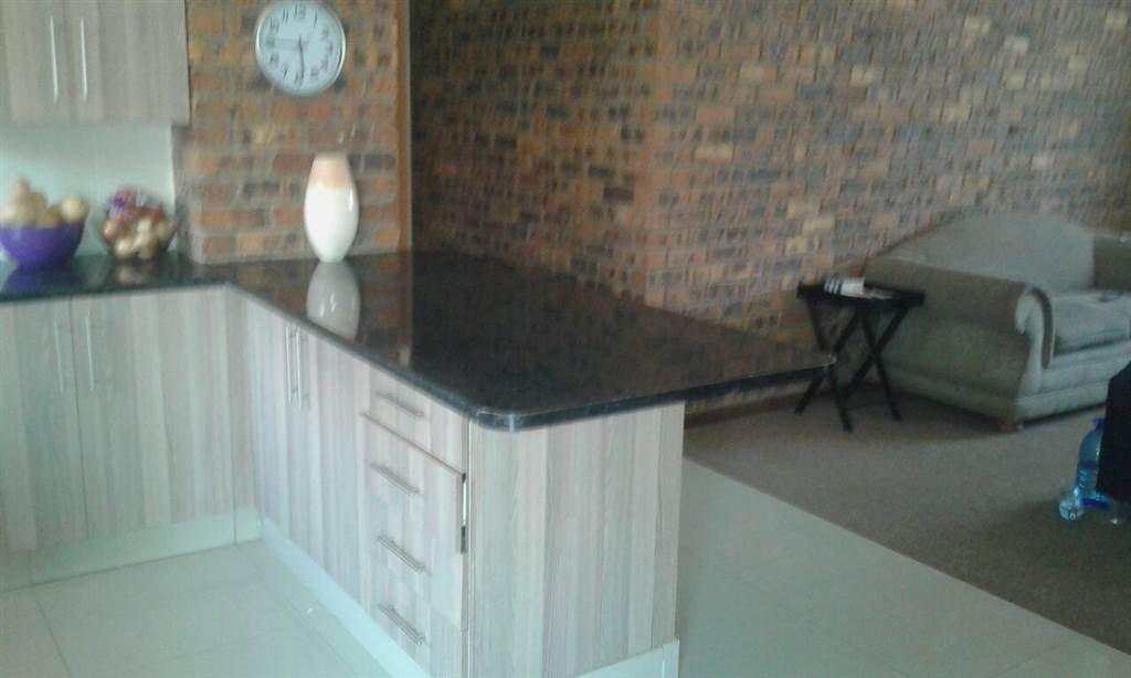 3 Bed Apartment in Secunda photo number 5