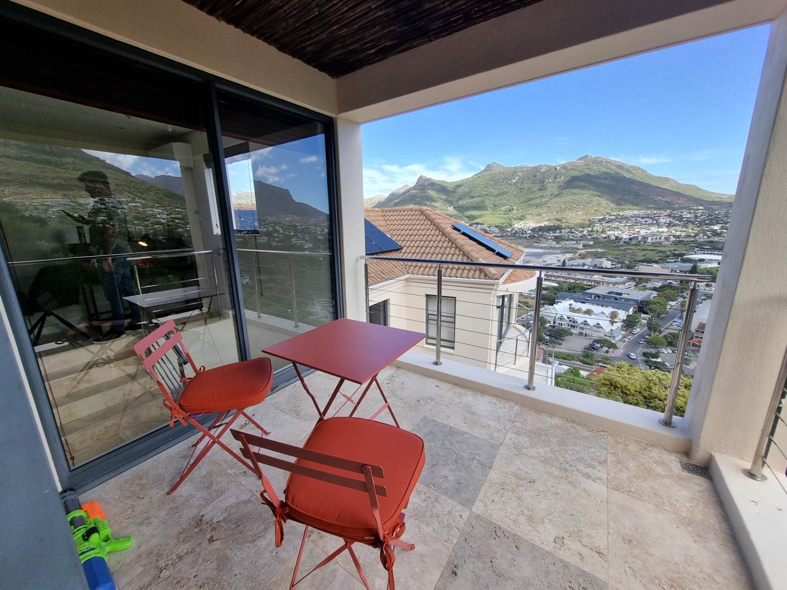 Bachelor apartment in Hout Bay and surrounds photo number 3