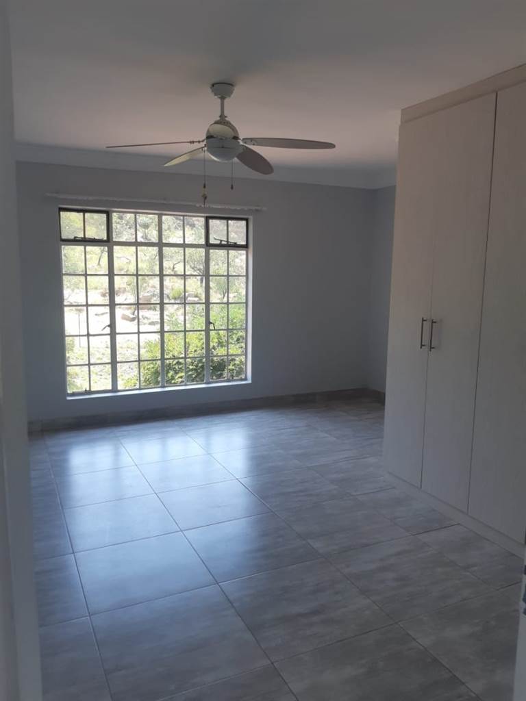2 Bed Apartment in Bronkhorstbaai photo number 15