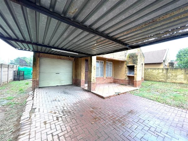 3 Bedroom Townhouse 3 Bedroom Townhouse