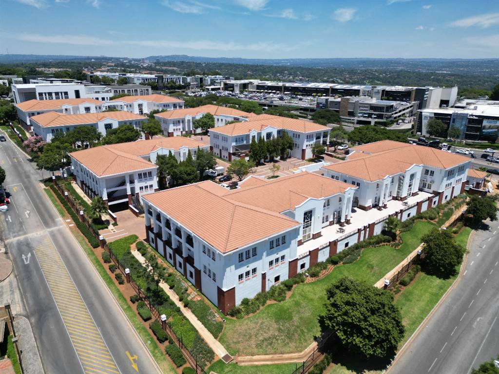 9625  m² Commercial space in Bryanston photo number 1