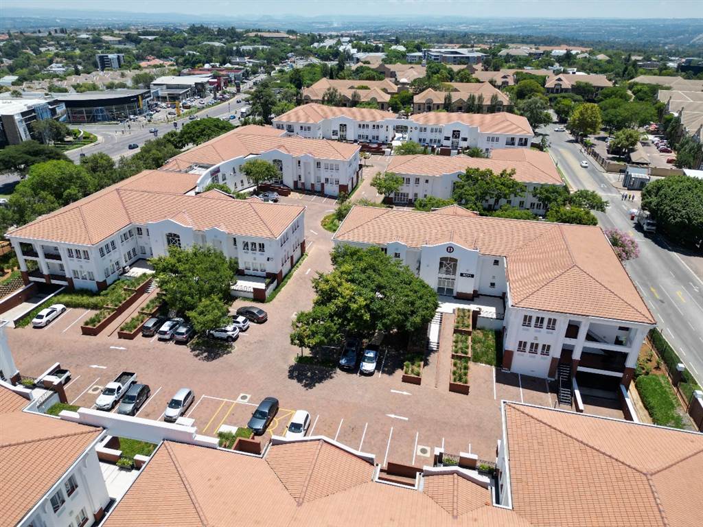 9625  m² Commercial space in Bryanston photo number 2