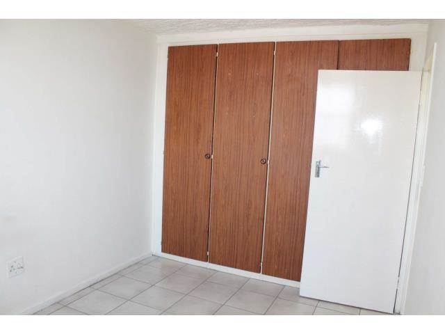 2.5 Bed Apartment in Rietfontein photo number 10