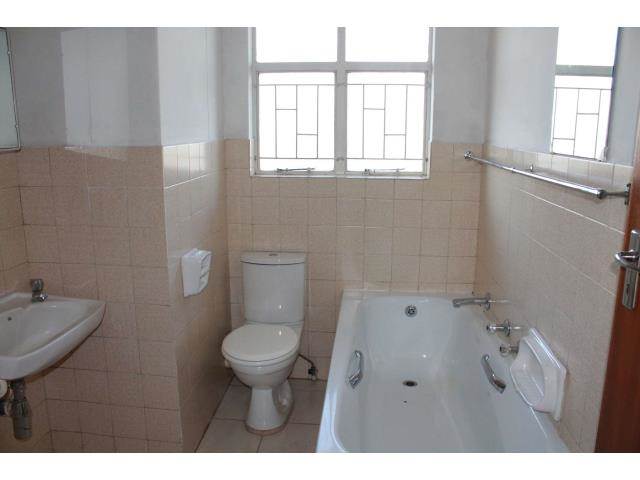 2.5 Bed Apartment in Rietfontein photo number 13