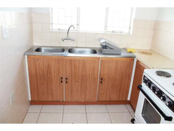 2.5 Bed Apartment in Rietfontein