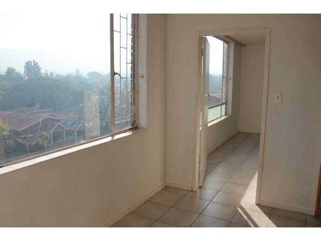 2.5 Bed Apartment in Rietfontein photo number 9