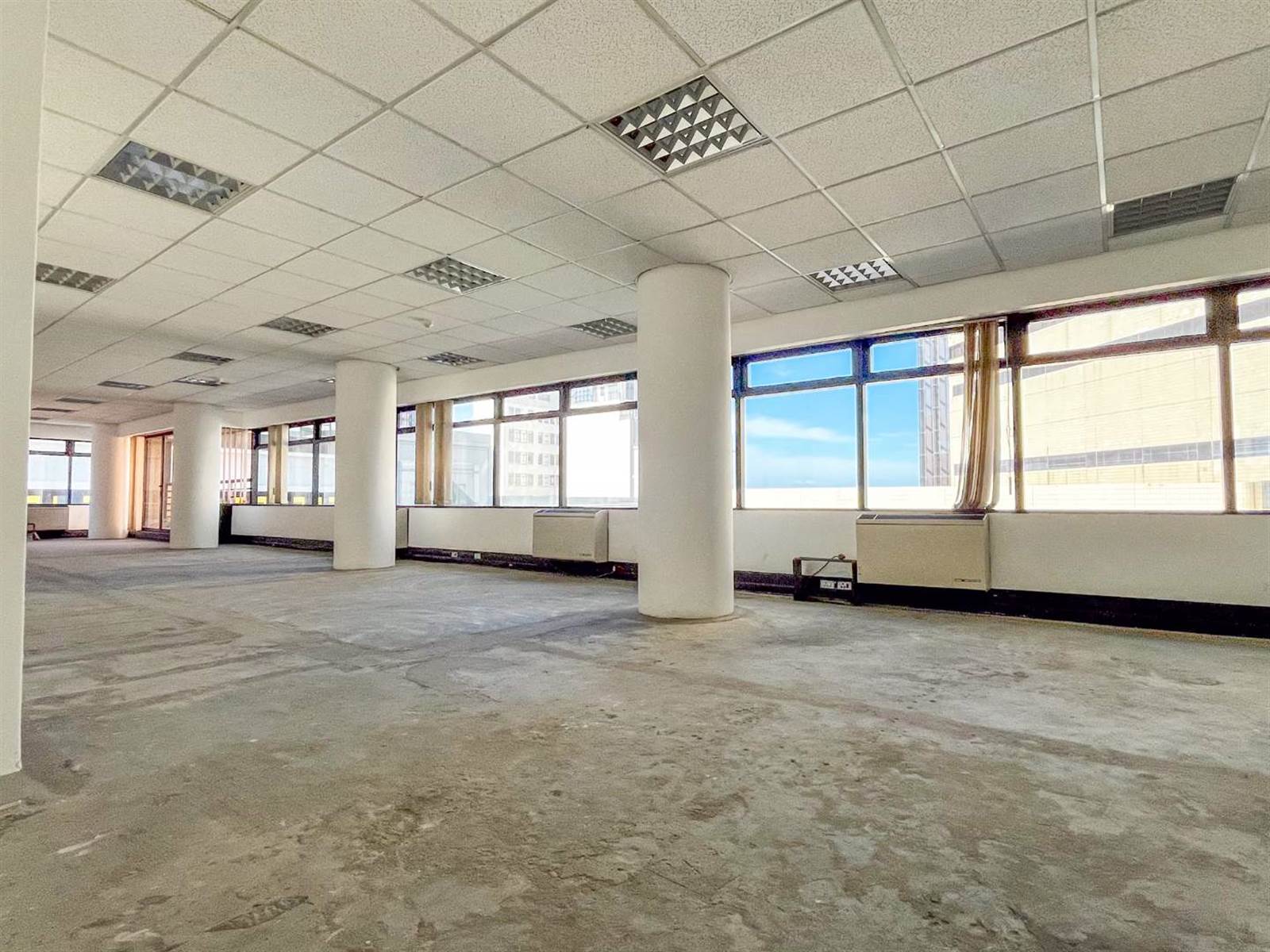 394  m² Office Space in Cape Town City Centre photo number 3