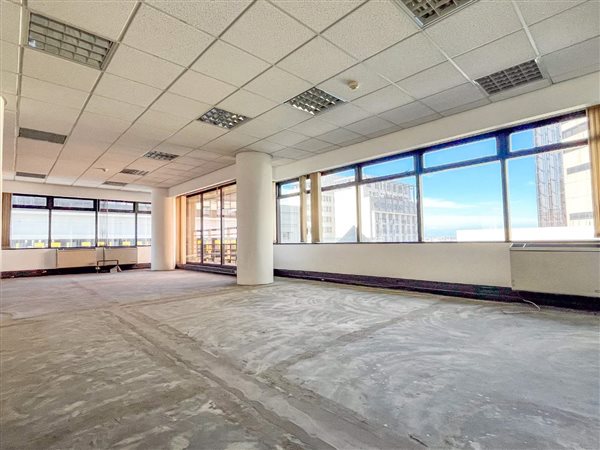 394  m² Office Space