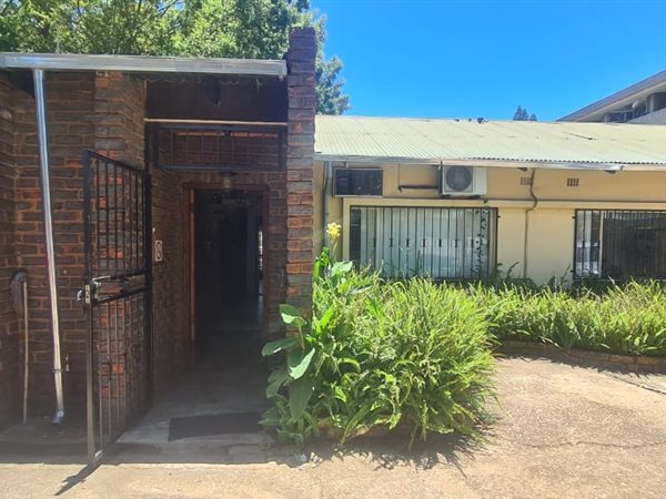 6 Bedroom House 6 Bedroom House