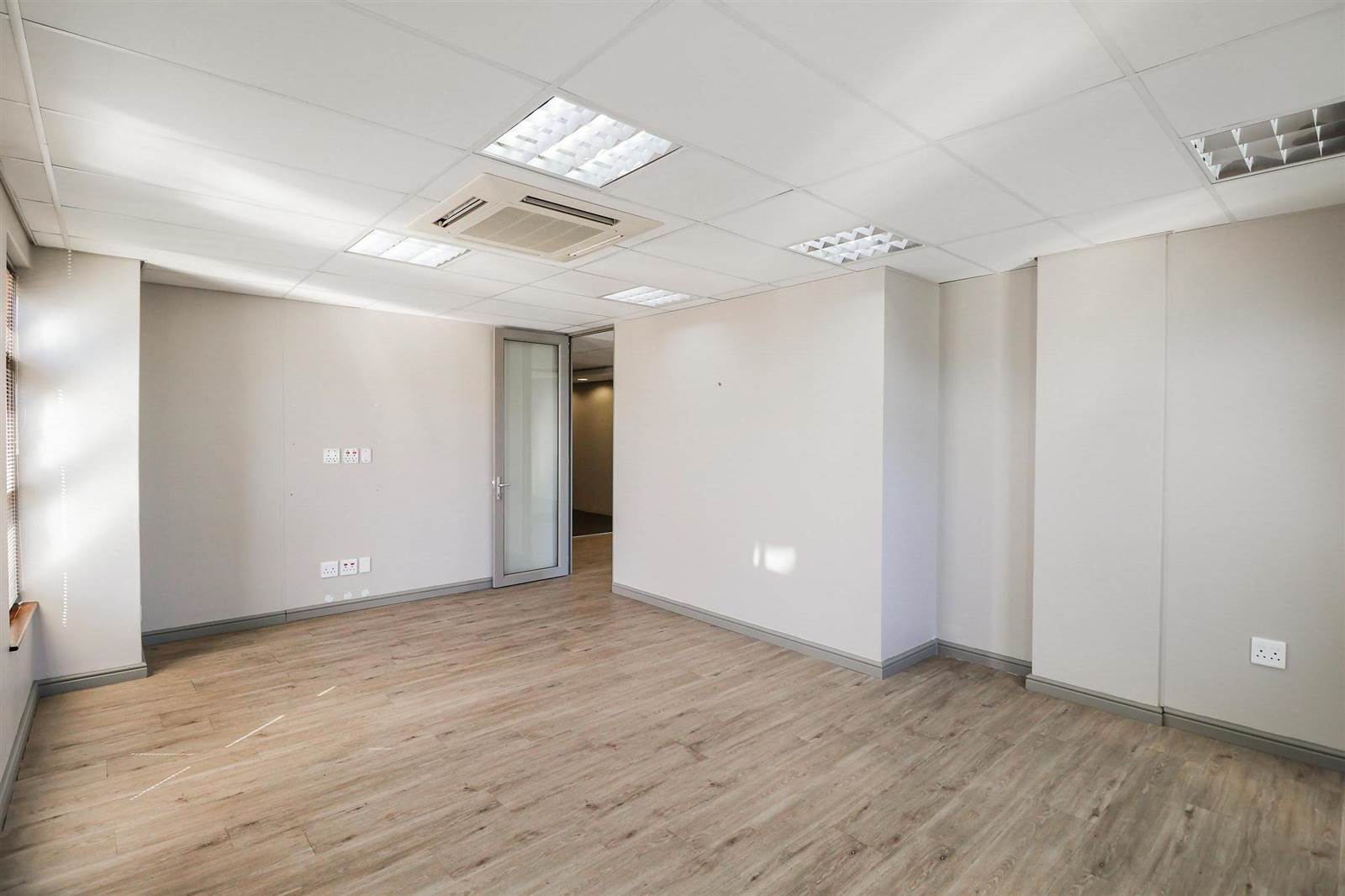 206  m² Commercial space in Stellenbosch Central photo number 11