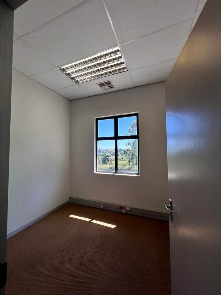 91  m² Commercial space in Hillcrest Central photo number 11