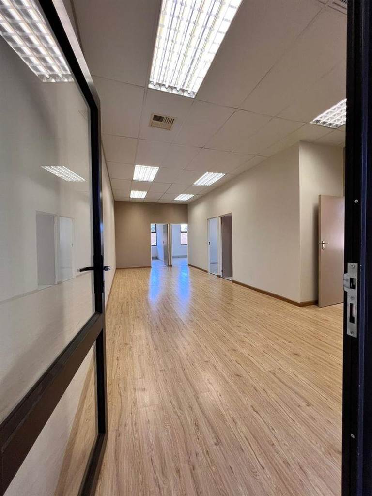 91  m² Commercial space in Hillcrest Central photo number 12
