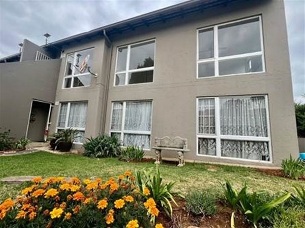 3 Bedroom Townhouse 3 Bedroom Townhouse