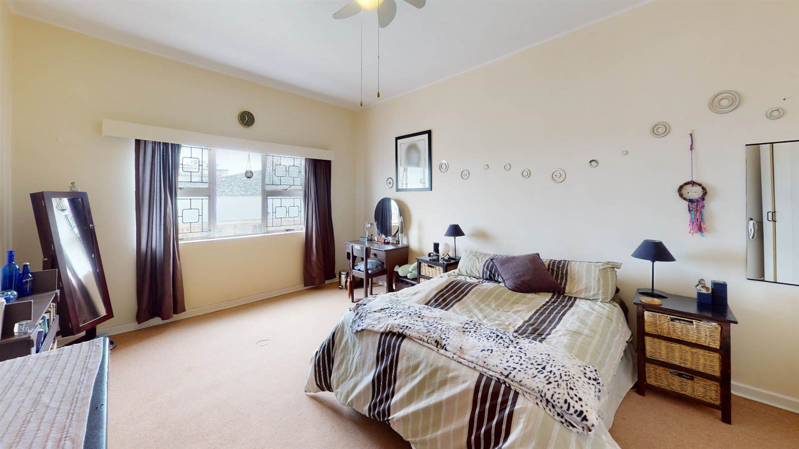 2 Bed Apartment in Richmond Hill photo number 24