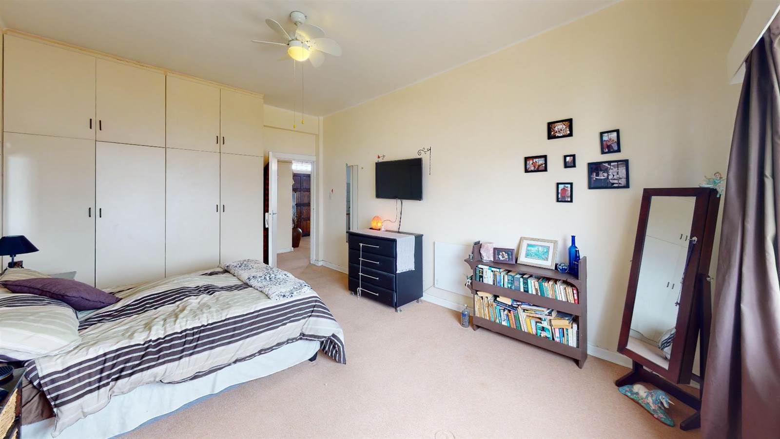 2 Bed Apartment in Richmond Hill photo number 26
