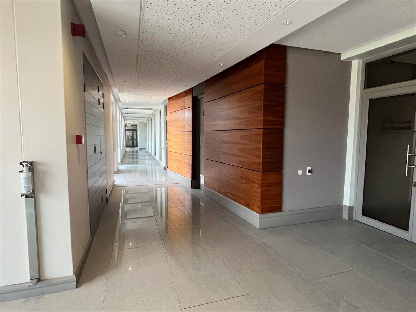 191  m² Office Space in Century City photo number 2
