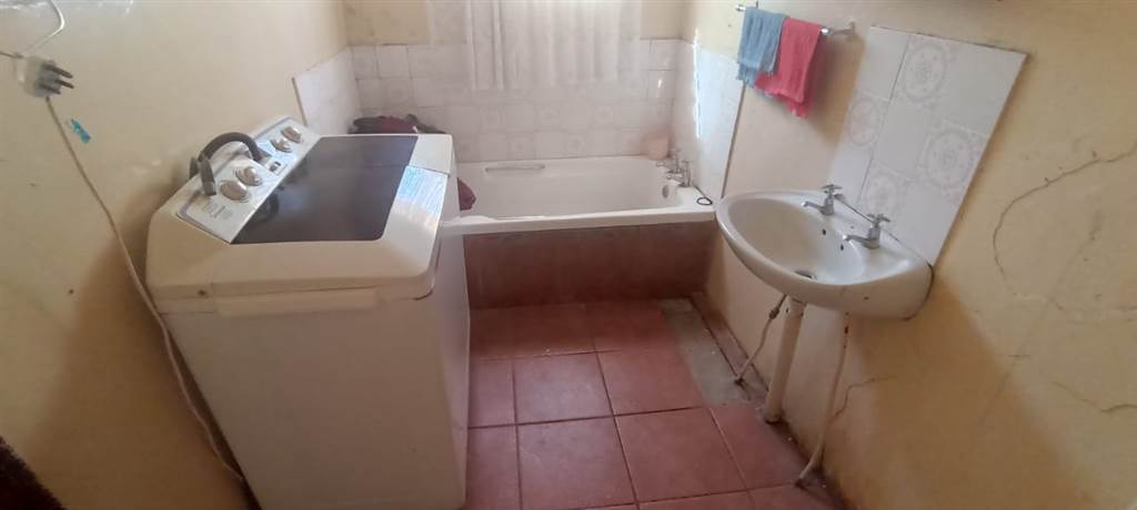 5 Bed House in Dewetsdorp photo number 25