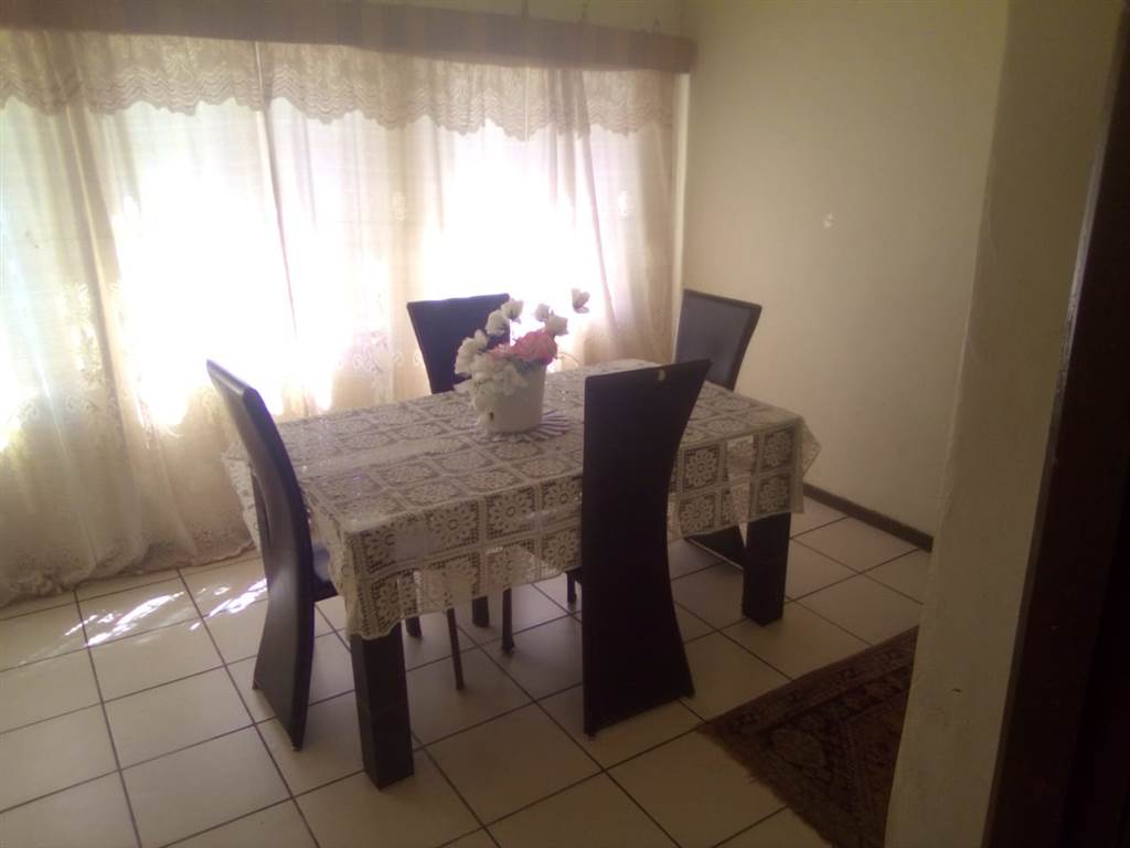 5 Bed House in Dewetsdorp photo number 15