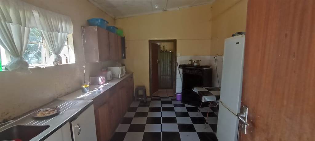5 Bed House in Dewetsdorp photo number 19