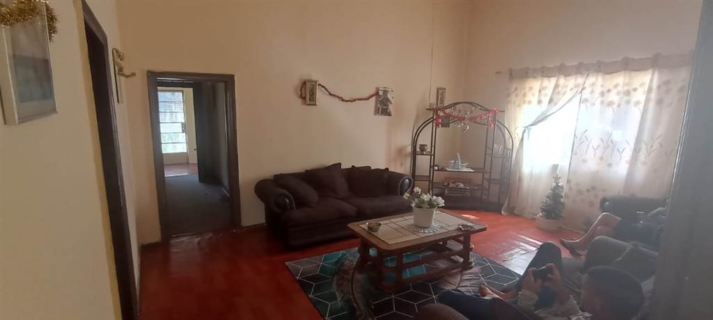 5 Bed House in Dewetsdorp photo number 12