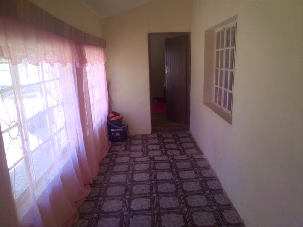 5 Bed House in Dewetsdorp photo number 29