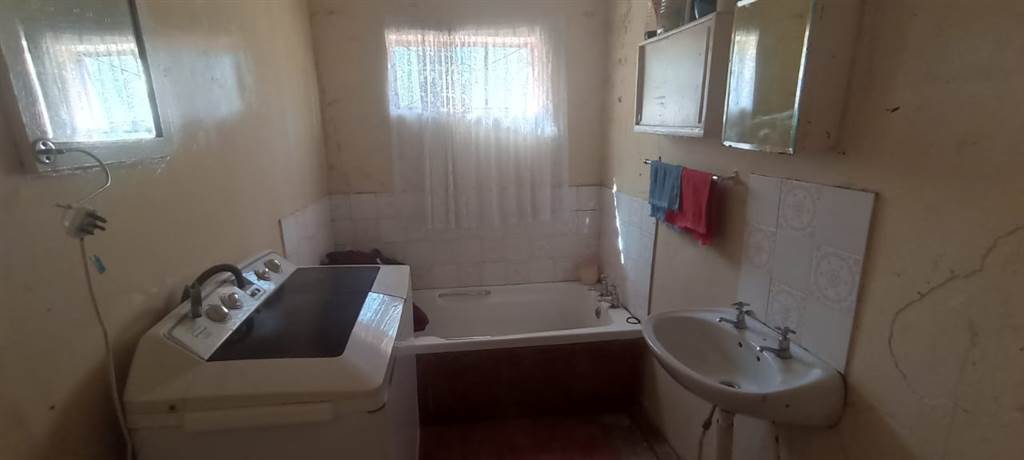 5 Bed House in Dewetsdorp photo number 26
