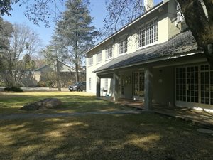 5 Bed House in Bryanston West