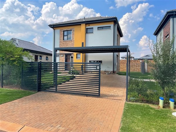 4 Bed House in Suiderberg