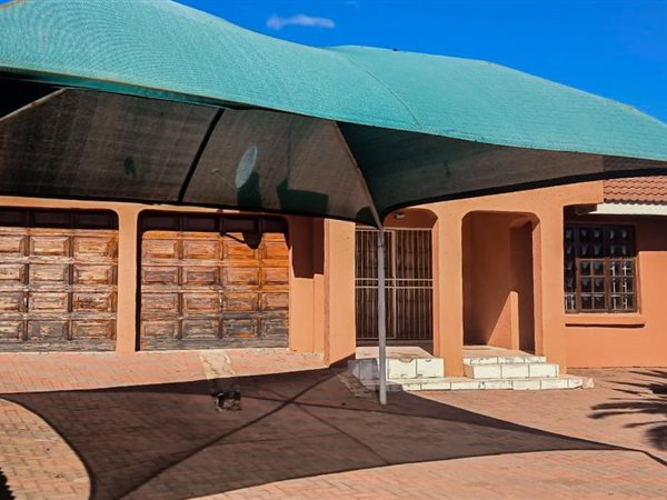 3 Bedroom House 3 Bedroom House