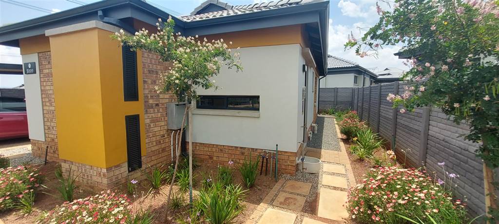 3 Bed House in Leopards Rest Security Estate photo number 2