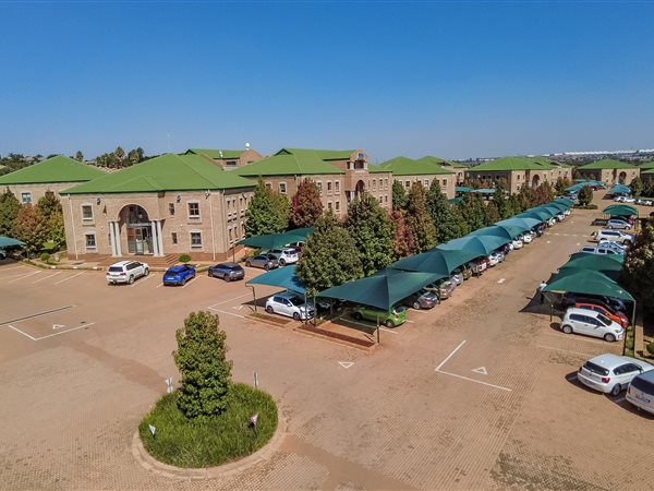 150  m² Commercial space in Highveld