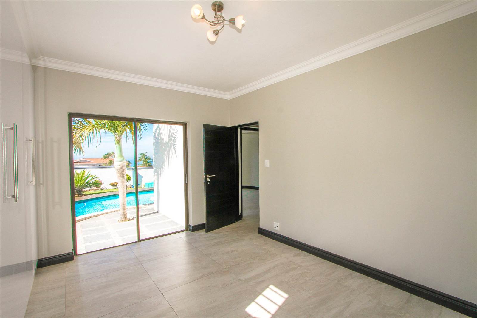 6 Bed House in La Lucia photo number 24