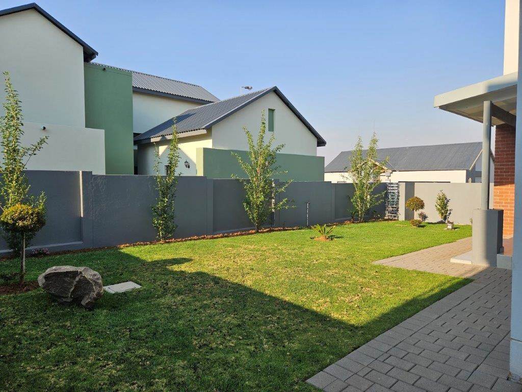 5 Bed House in Golden Fields Estate photo number 28