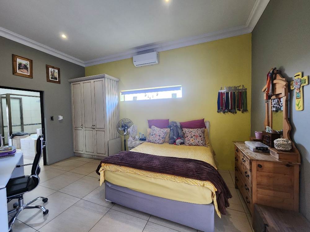4 Bed House in Leeuwfontein photo number 25