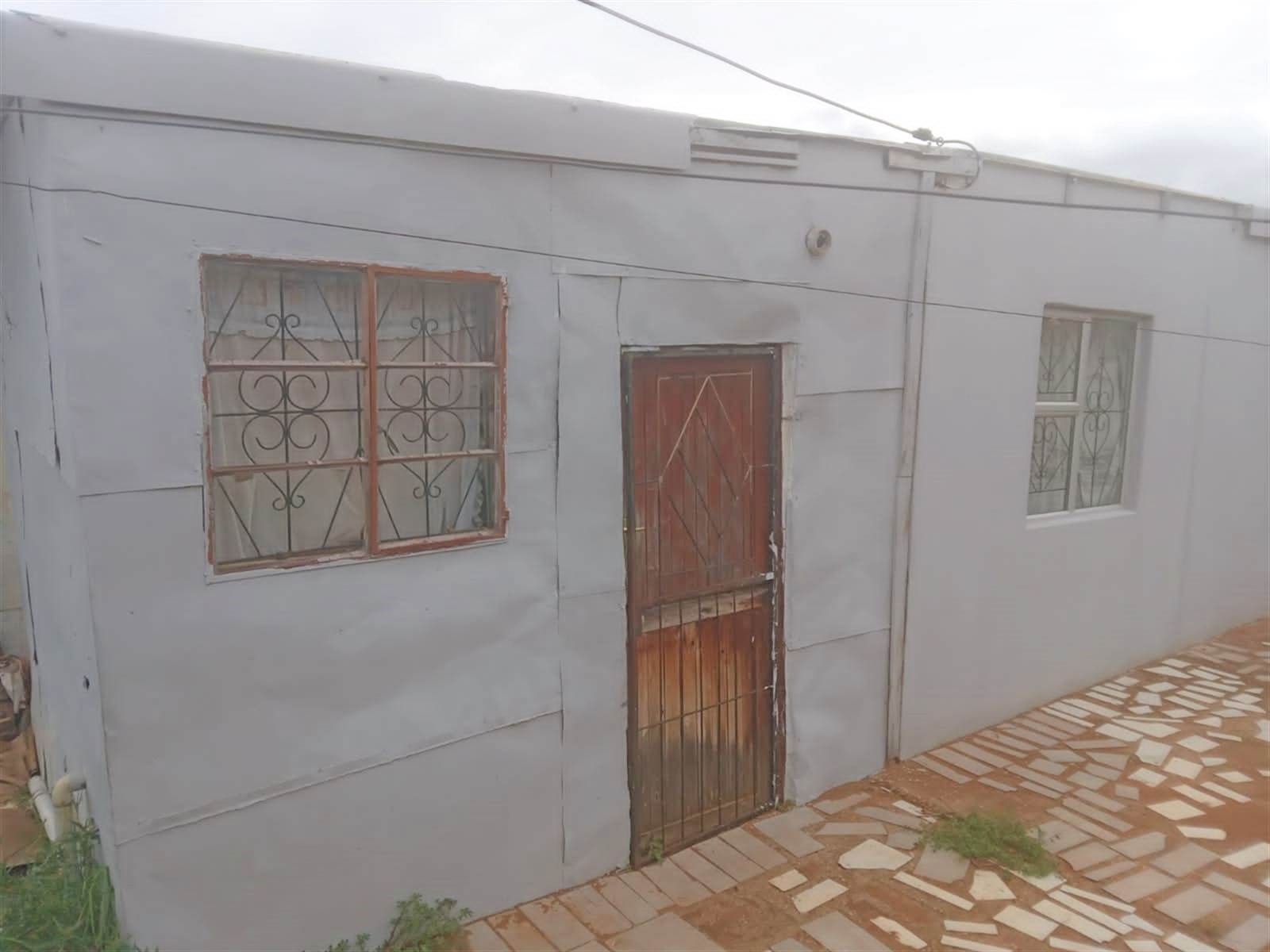 2 Bed House in Kwa Nobuhle photo number 13