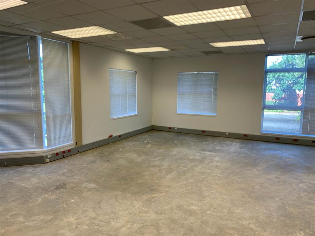 176  m² Office Space in Mt Edgecombe photo number 6